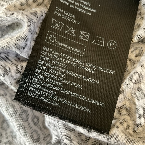 H&M Black & White Geometric Print Sleeveless Midi Dress – Size Large - Picture 5 of 5